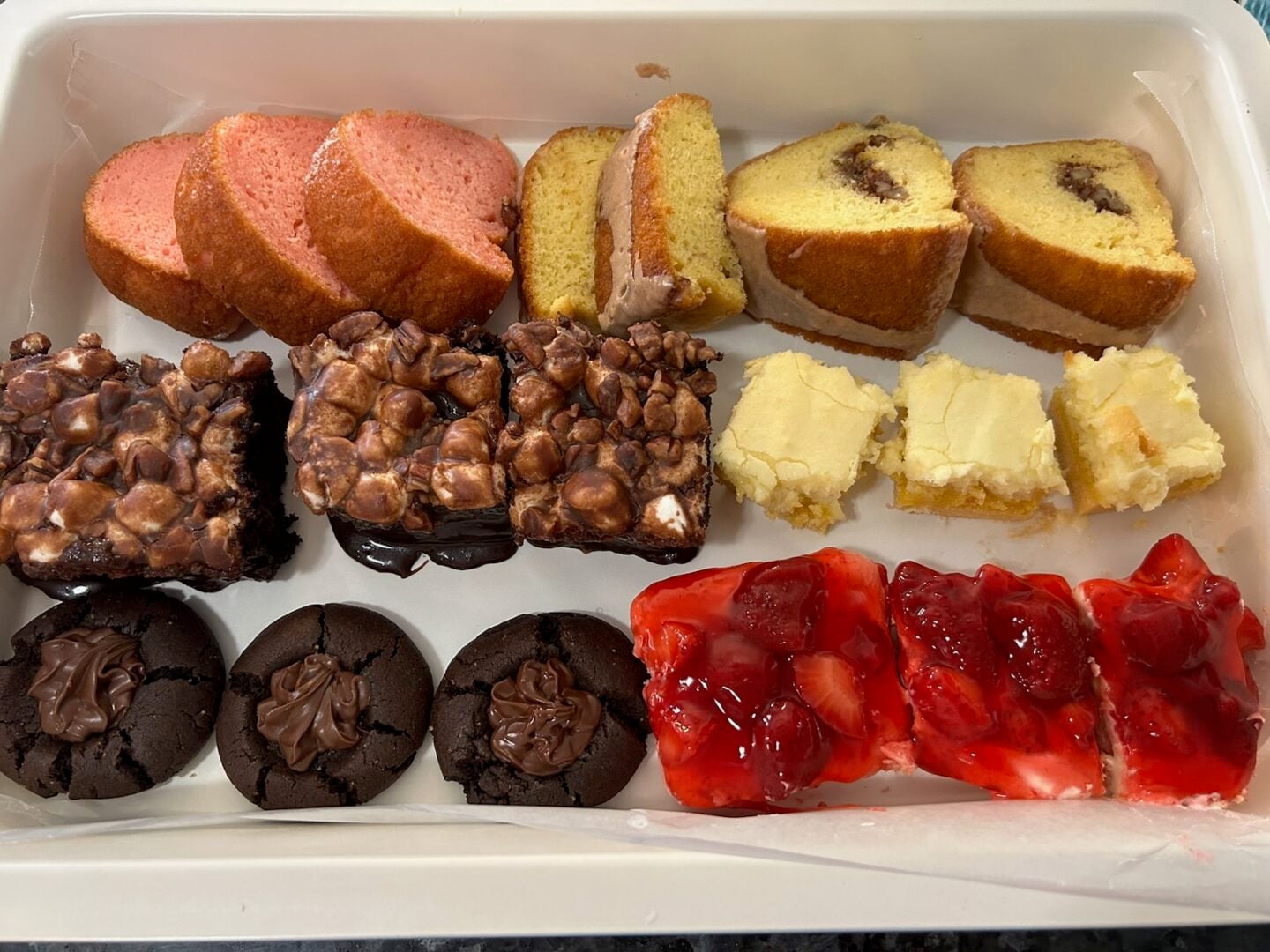Dolly Parton cakes, cookies, and more