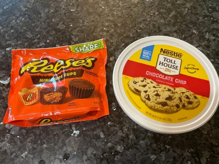 2-ingredient Reese's chocolate chip cookie cups