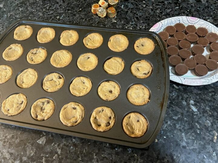 2-ingredient Reese's chocolate chip cookie cups
