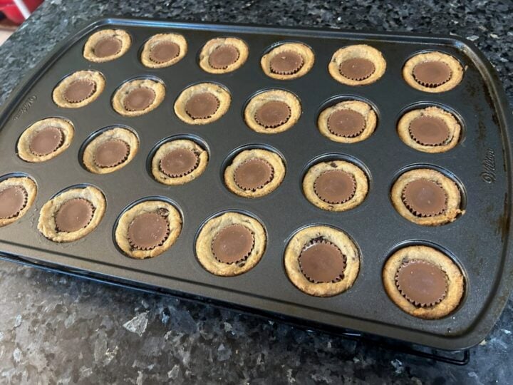2-ingredient Reese's chocolate chip cookie cups