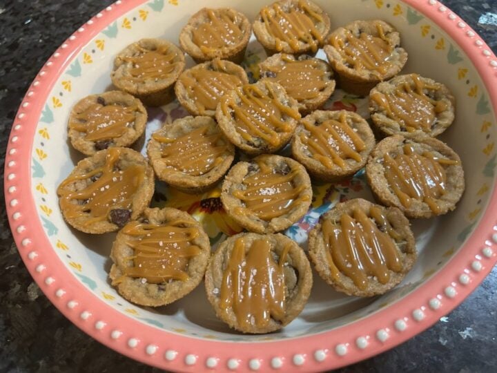 Easy Salted Caramel Chocolate Chip Cookie Cups