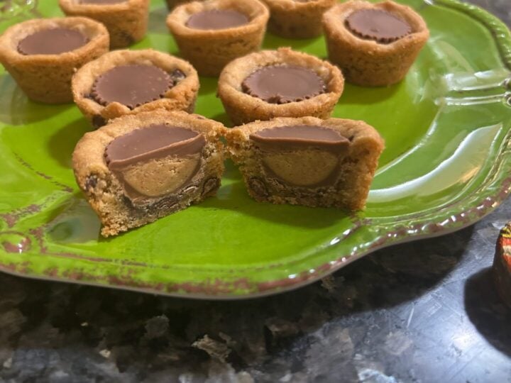 2-ingredient Reese's chocolate chip cookie cups
