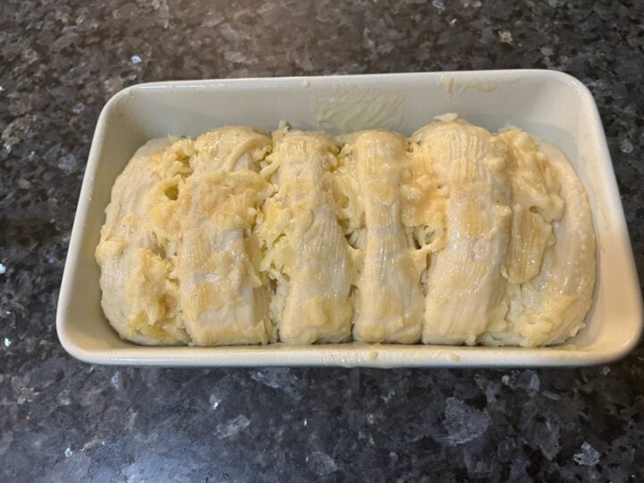 Easy Cheesy Garlic Pull-Apart Bread