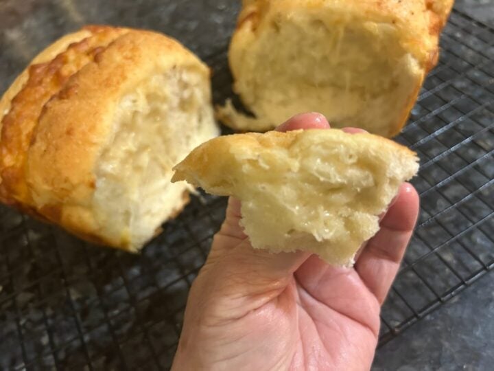 Easy Cheesy Garlic Pull-Apart Bread