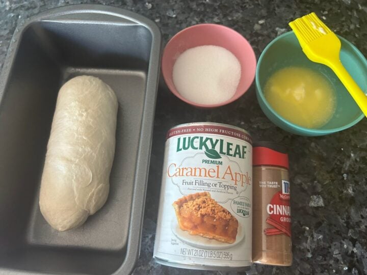 Easy Caramel Apple Pull-Apart Bread ingredients