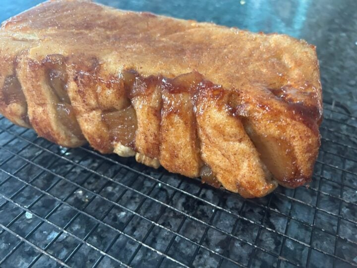 Easy Caramel Apple Pull-Apart Bread