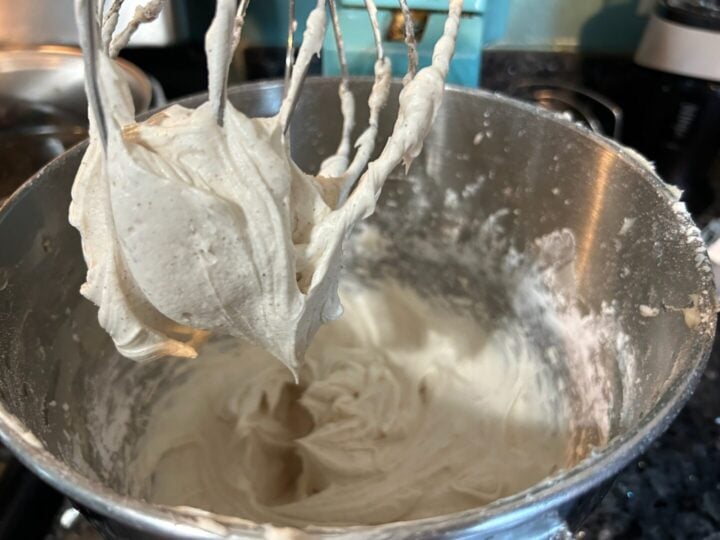 cinnamon cream cheese frosting