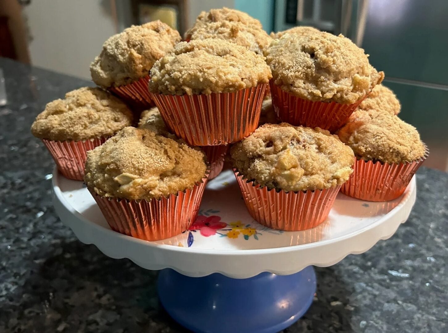 cinnamon apple muffins