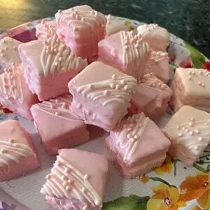 delicate petit fours