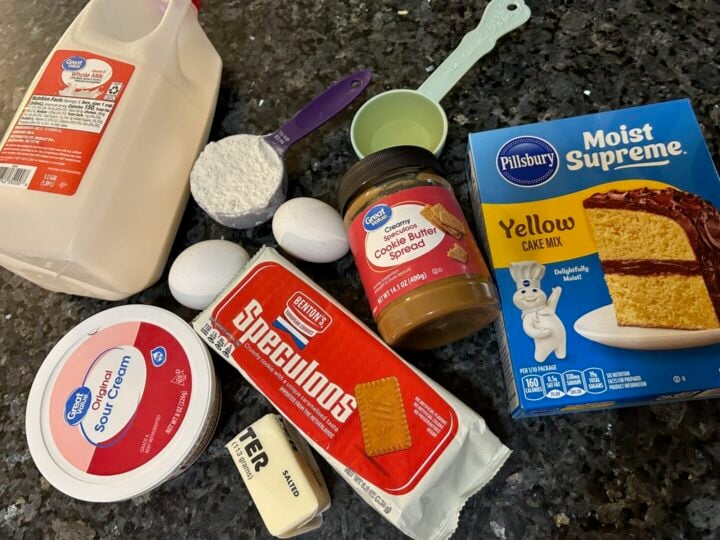 Easy Cookie Butter Crunch Muffins (Cake Mix Recipe) ingredients